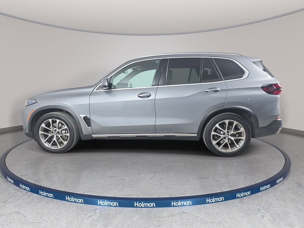 Used 2026 Skyscraper Grey Metallic BMW xDrive40i image 9