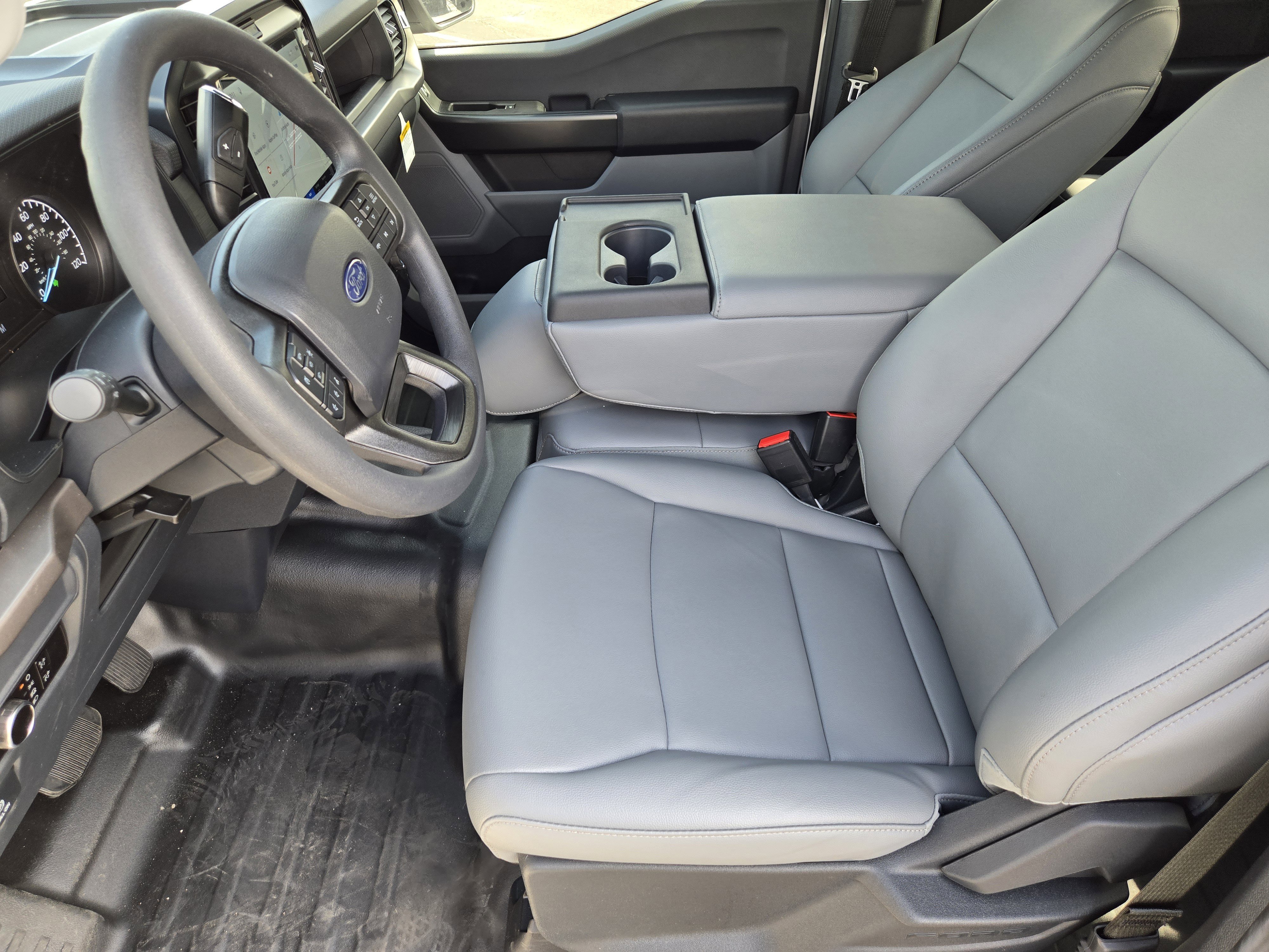 New 2026 Oxford White Ford XL image 8