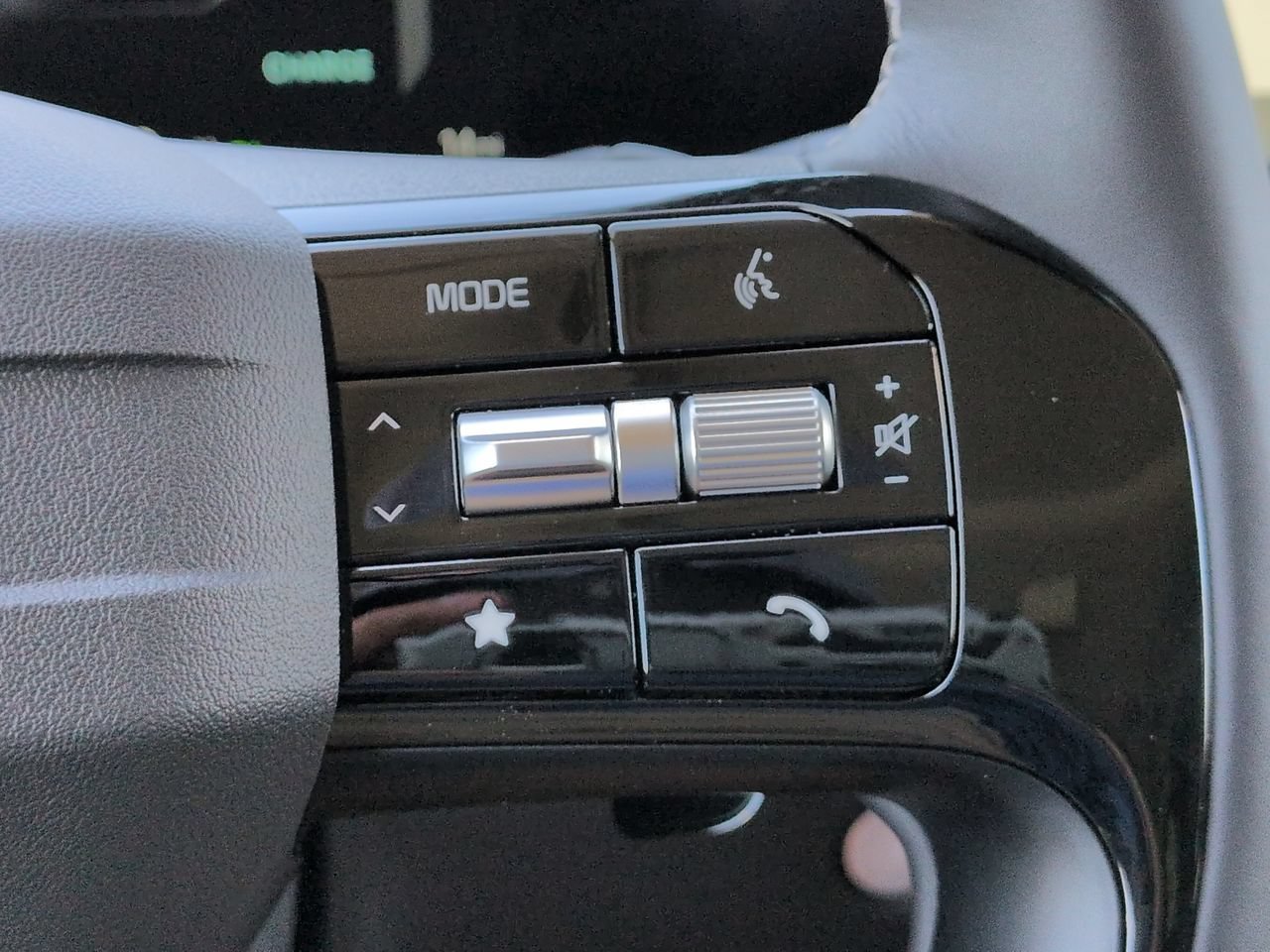 New 2027 Ivory Silver Kia SX Prestige image 33