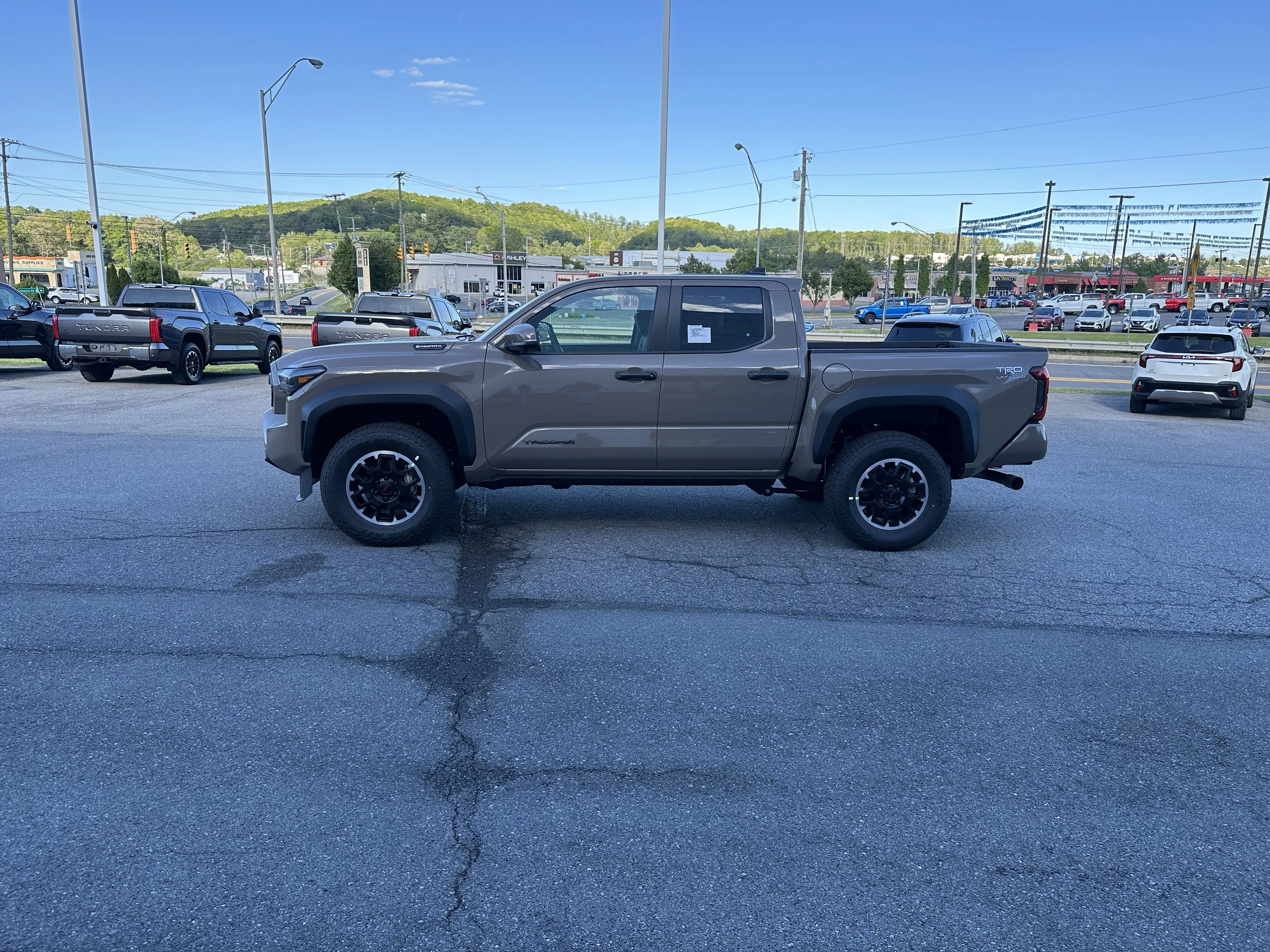 2026 Toyota Tacoma TRD Off Road - Photo 6