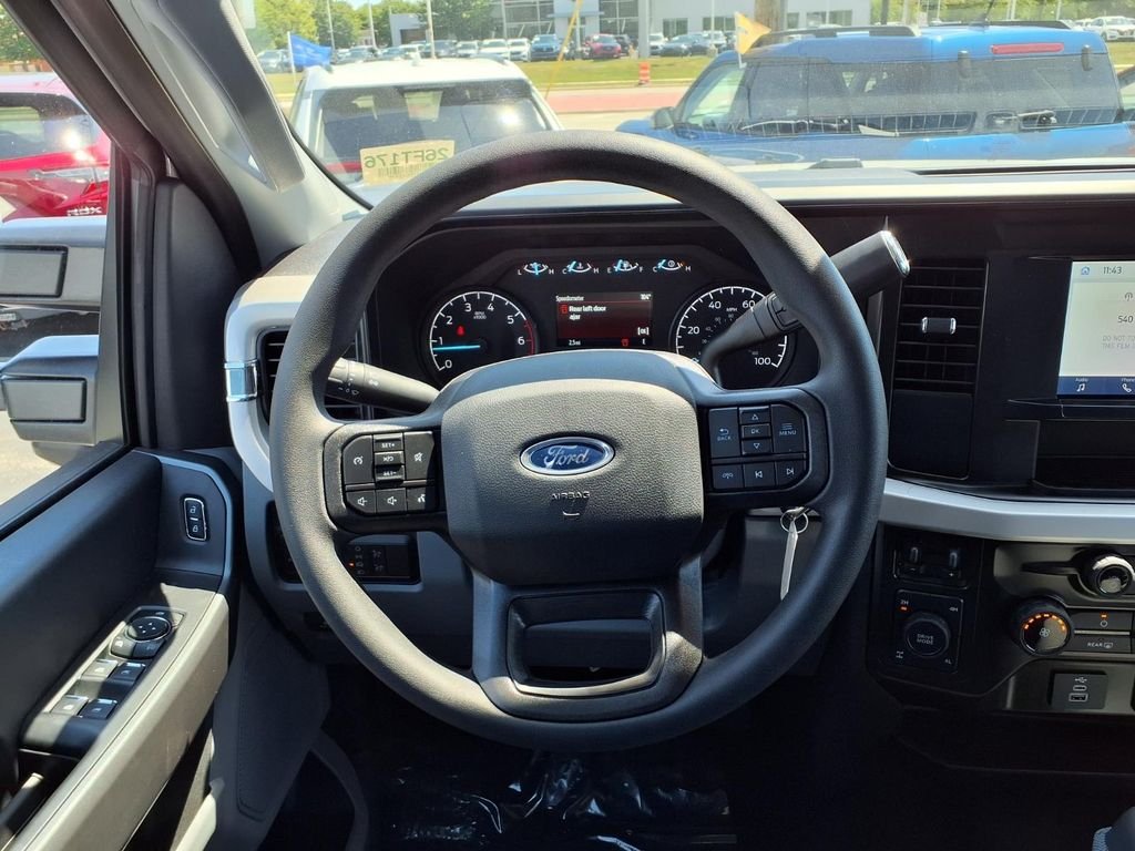 New 2026 Oxford White Ford F-250® XL image 15