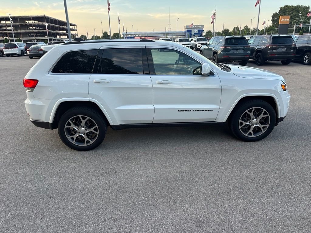 Used 2018 White Jeep Limited image 6