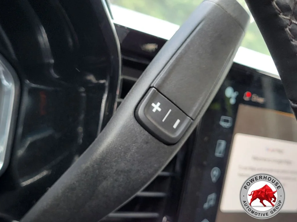 Used 2023 White Chevrolet LT image 31