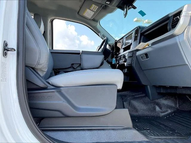 New 2026 Oxford White Ford F-450® XL image 50