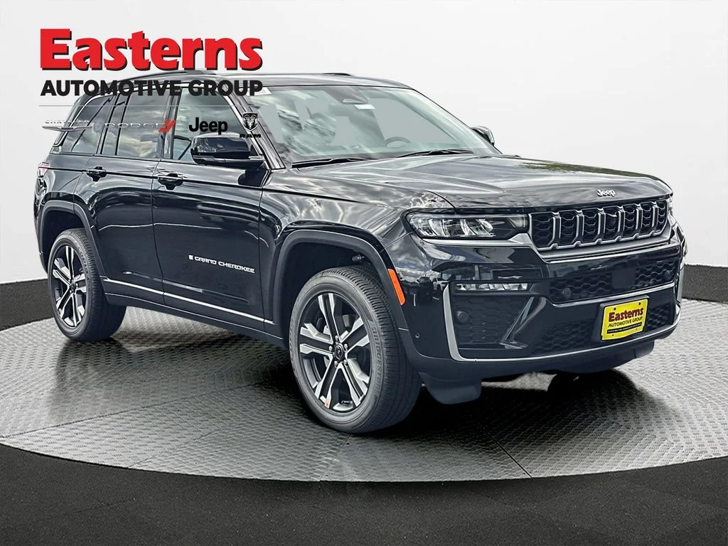 New 2027 High Gloss Black Jeep Limited image 3
