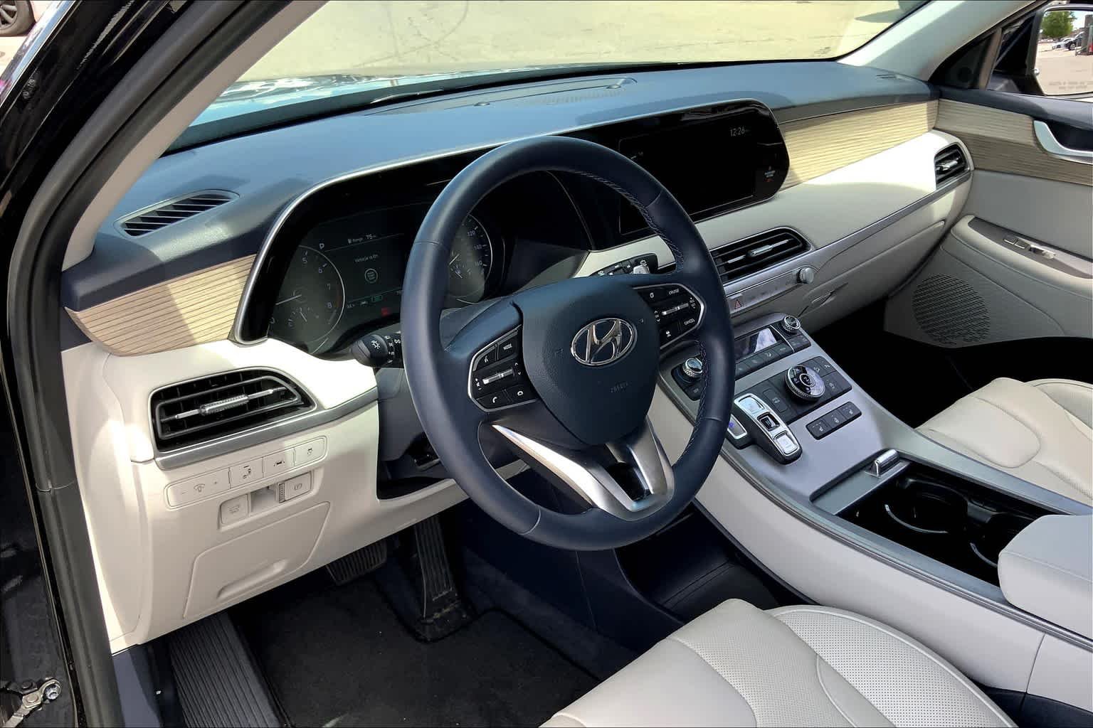 Used 2022 Abyss Black Pearl Hyundai SEL image 18