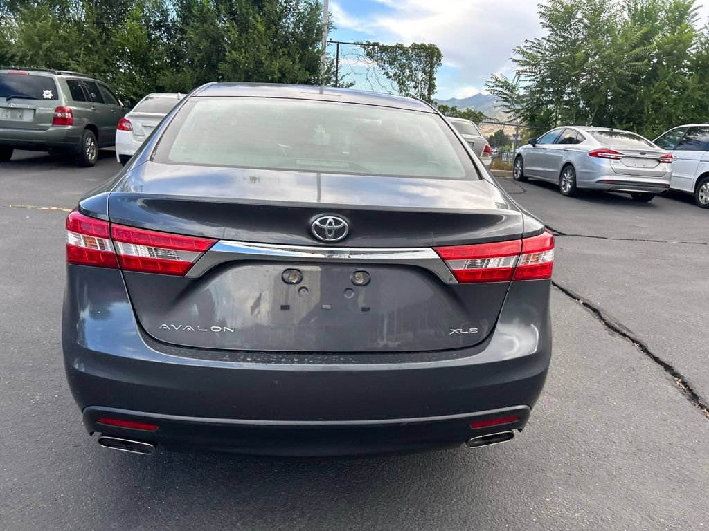 Used 2013 Magnetic Gray Metallic Toyota XLE image 8