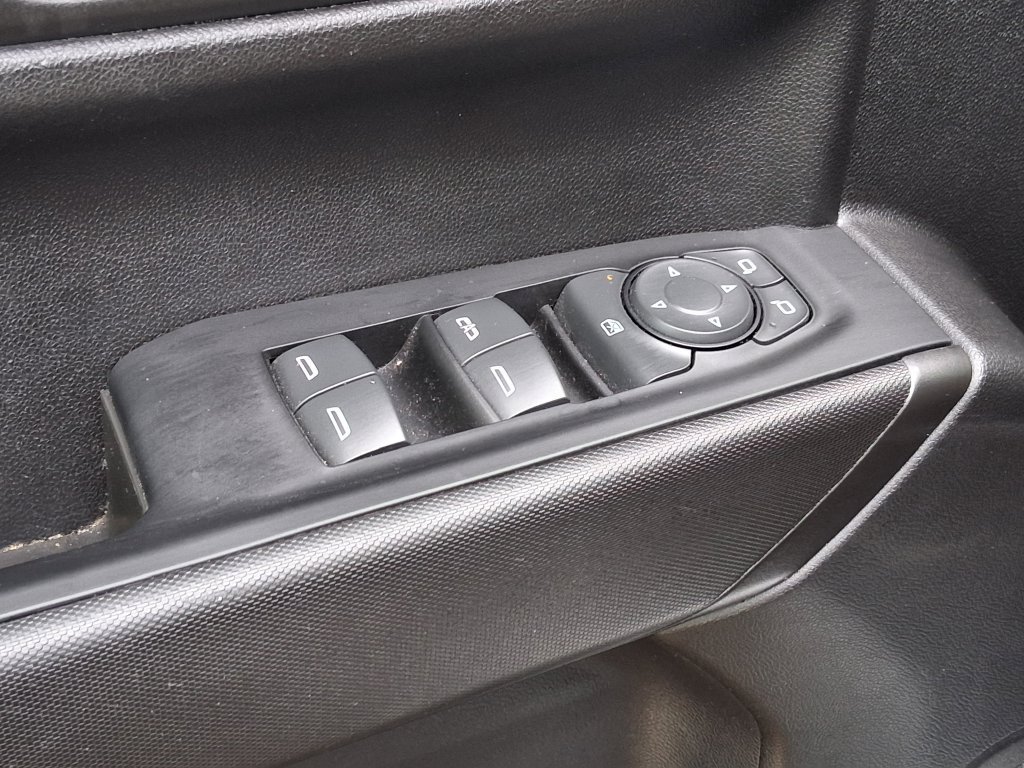 Used 2021 SILVER ICE METALLIC Chevrolet Custom image 17