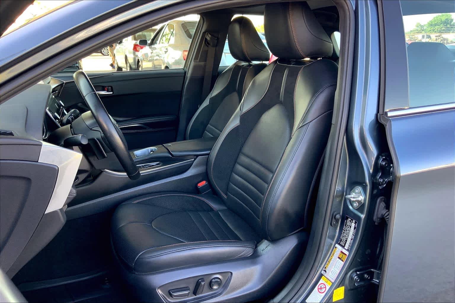 Used 2019  Toyota XSE image 7