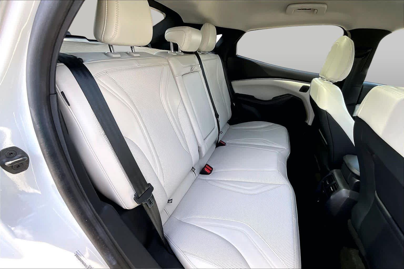 Used 2023 Star White Metallic Tri-Coat Ford Premium image 19