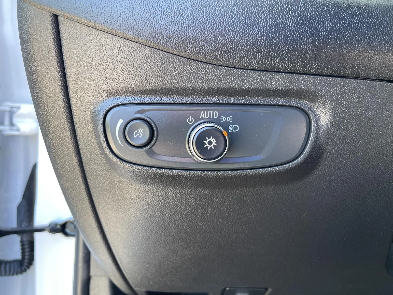 Used 2024 Summit White Chevrolet LT image 17