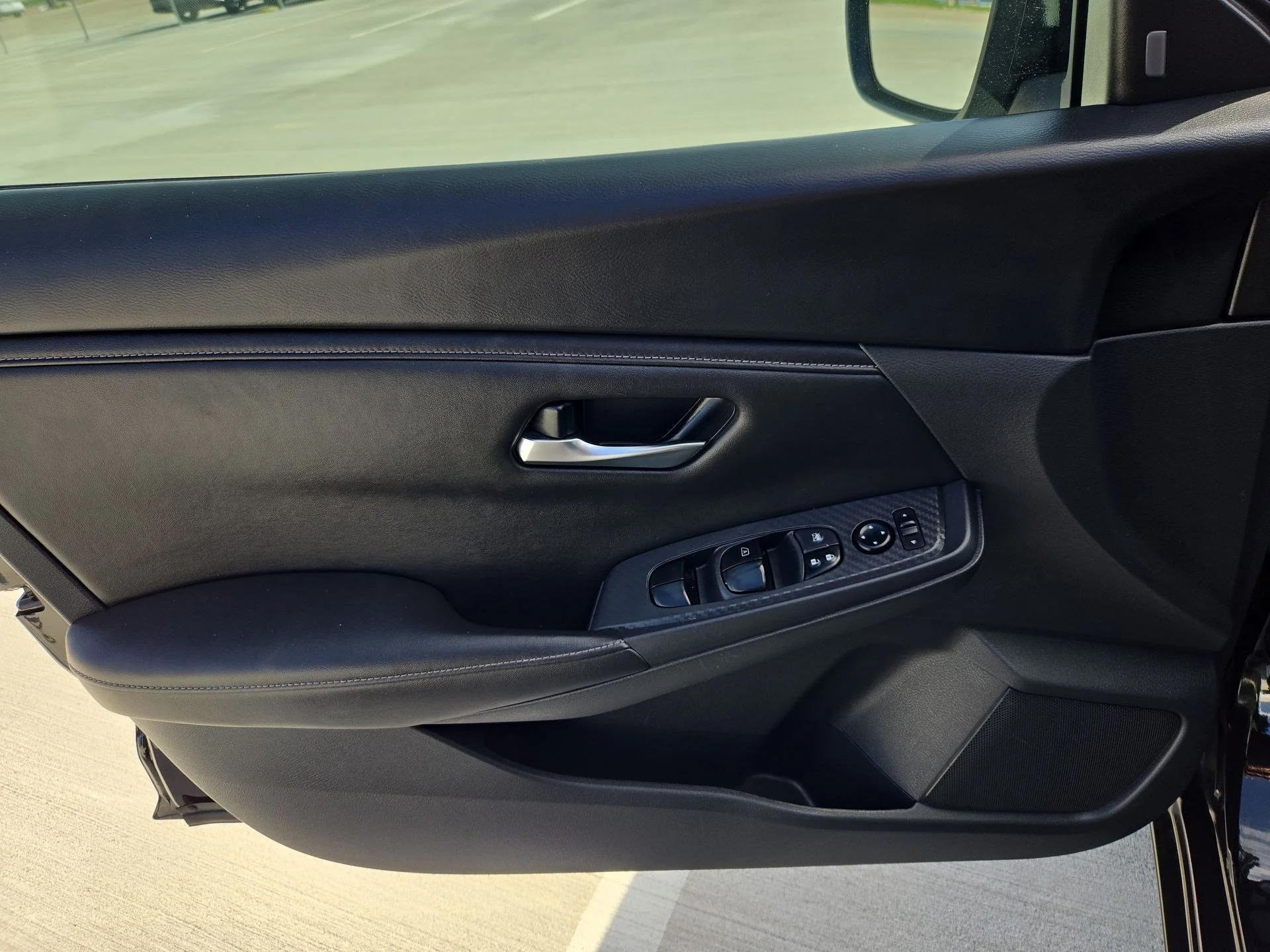 Used 2024 Super Black Nissan SV image 12