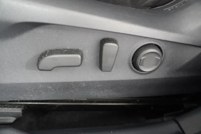 Certified Used 2025 Ice Silver Metallic Subaru Premium image 21
