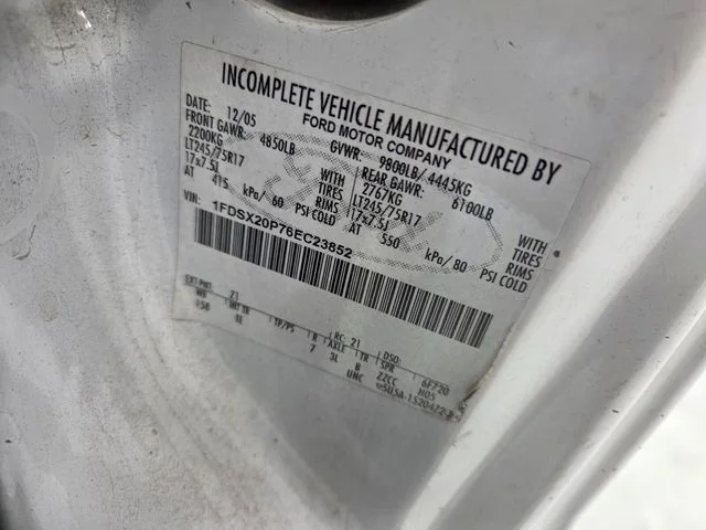 Used 2006 White Ford XL image 18