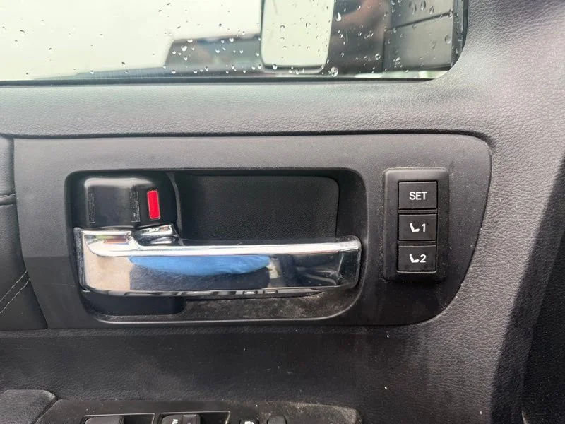 Used 2020 Silver Toyota Platinum image 6