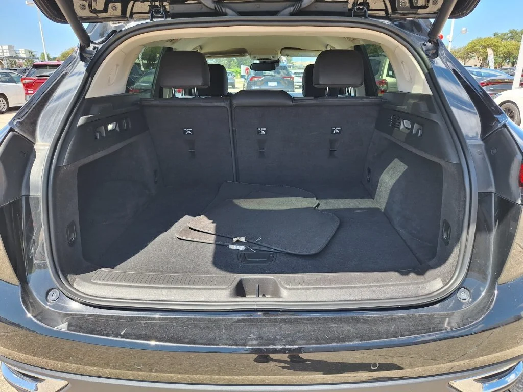 Used 2023 Black Buick Essence image 23