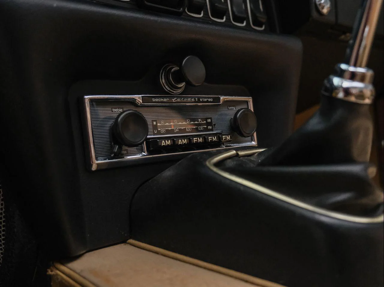 Used 1971  Jaguar Series II image 36