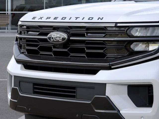 New 2027 Star White Metallic Tri-Coat Ford Platinum image 17