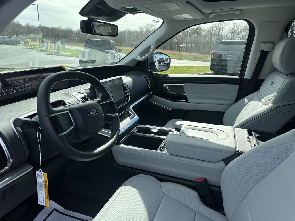 New 2026 Silver Ford Platinum image 10