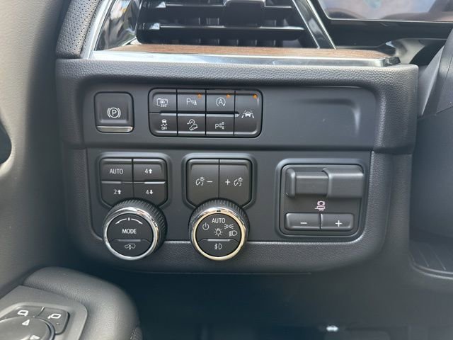 2026 Chevrolet Suburban High Country - Photo 32