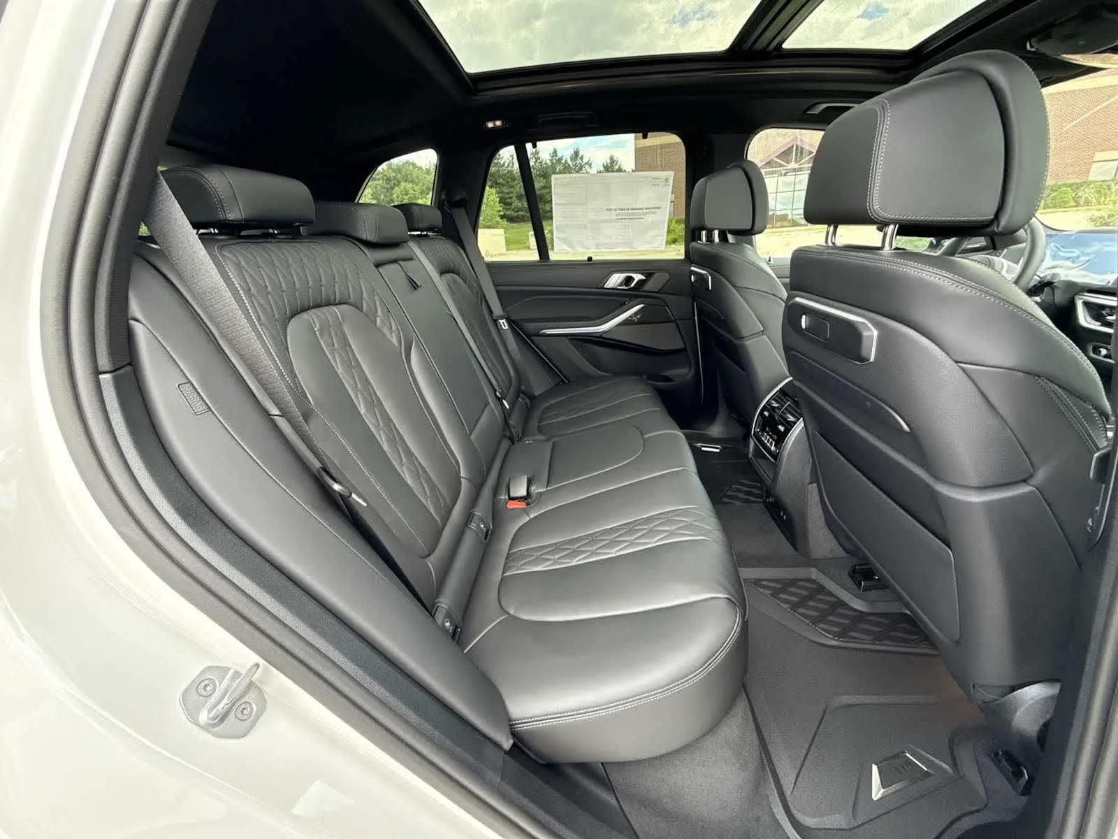 New 2026 Mineral White Metallic BMW M60i image 22