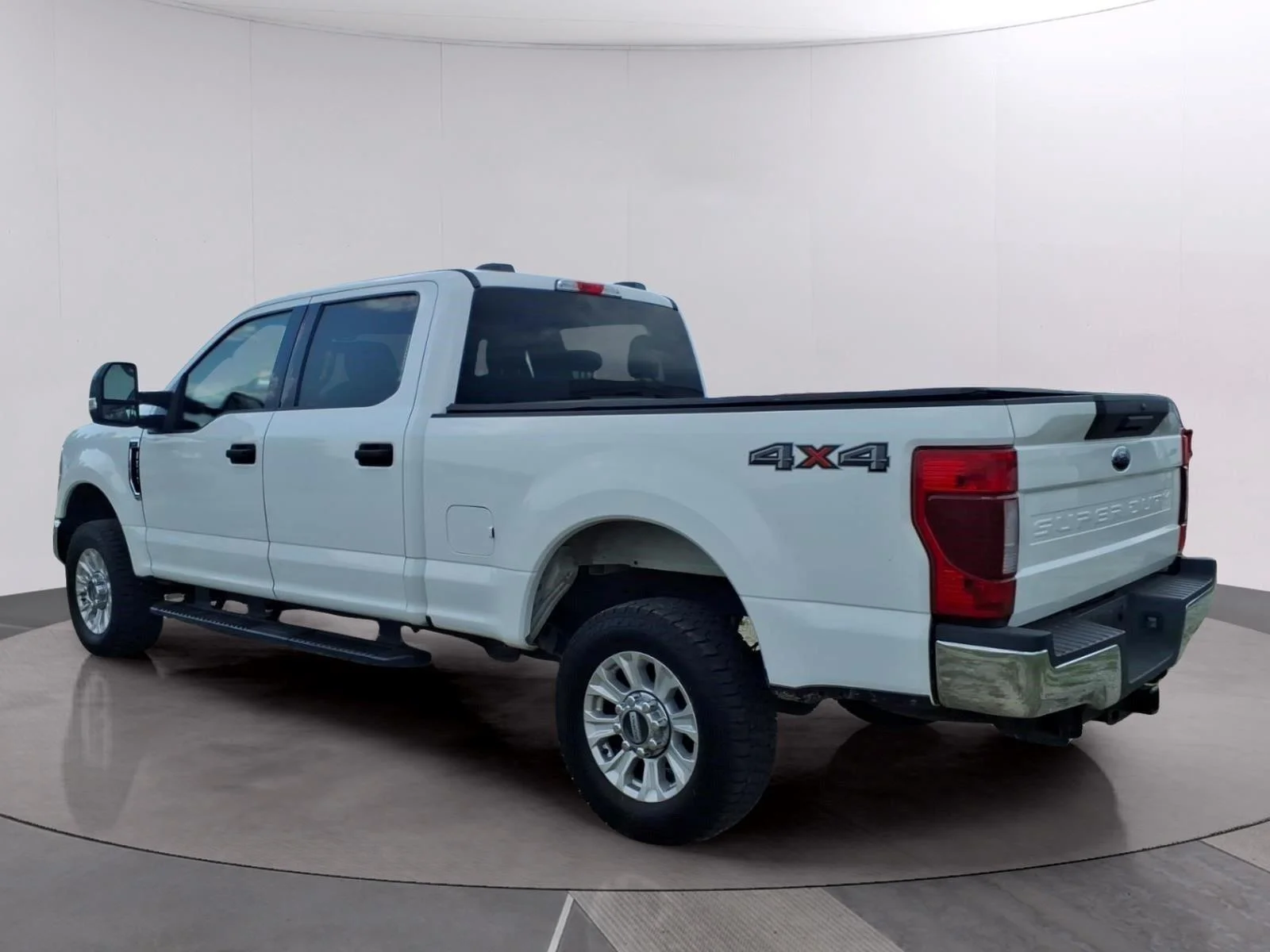 Used 2021 Oxford White Ford XLT image 5