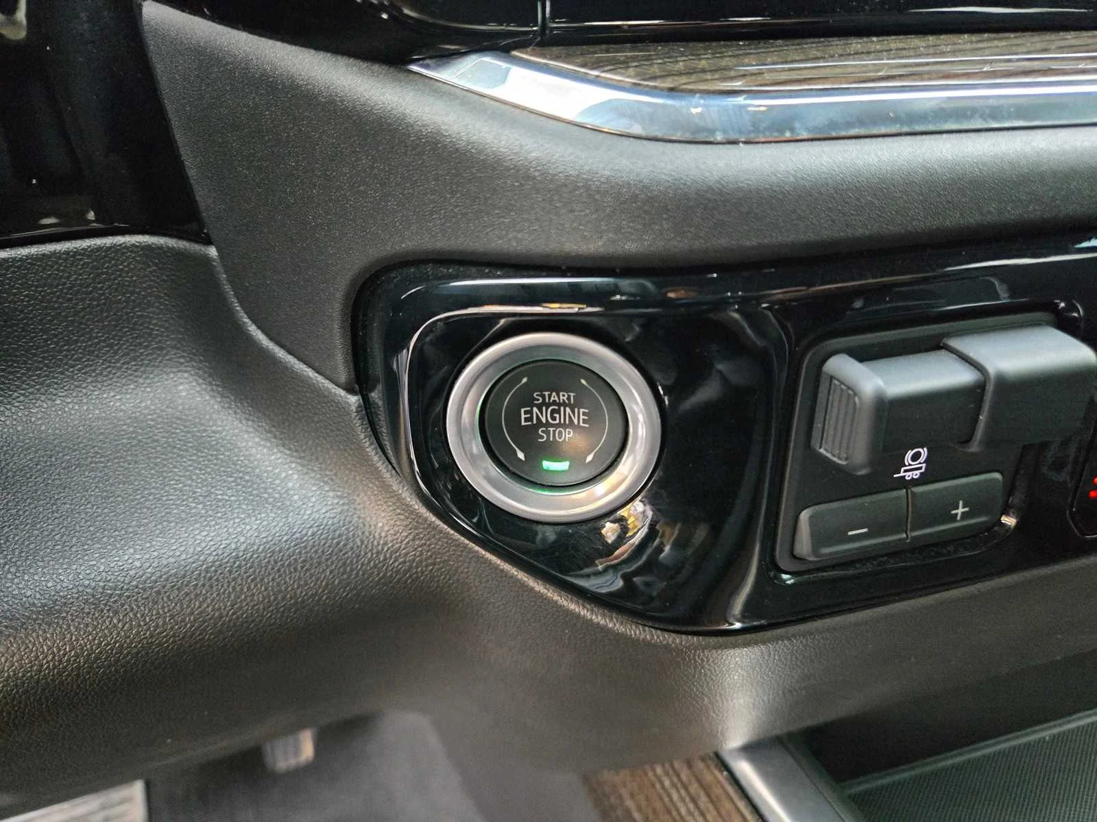 2024 Chevrolet Silverado 1500 RST - Photo 18