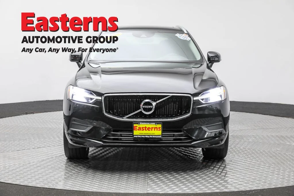 Used 2019 Black Volvo T5 Momentum image 2