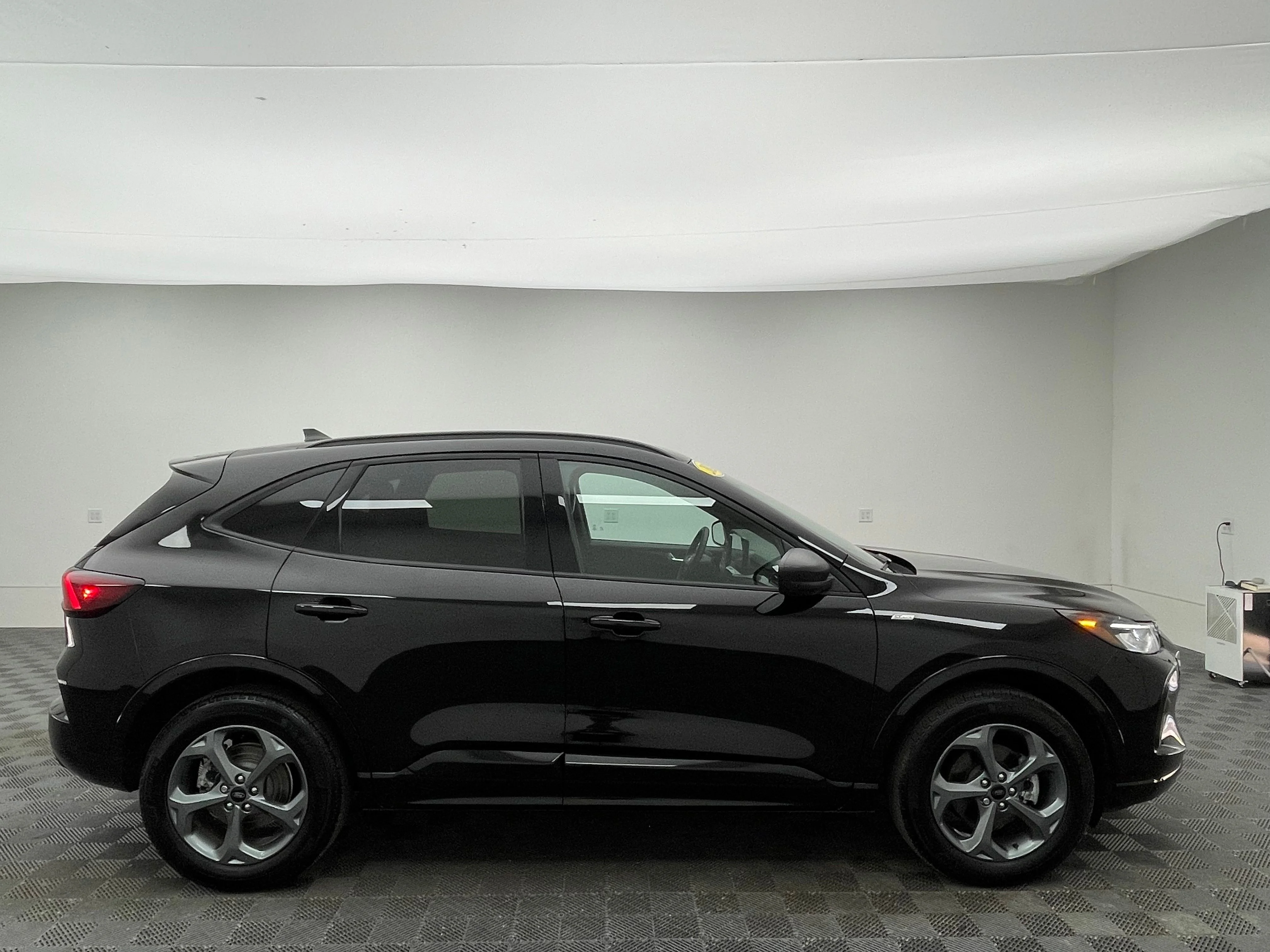Used 2024 Black Metallic Ford ST-Line image 6