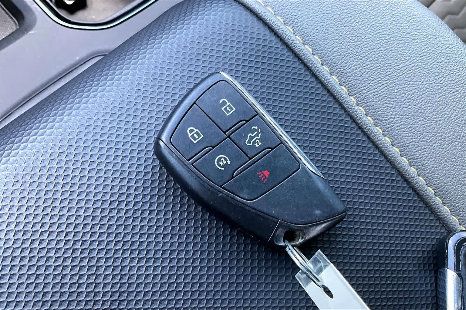 Used 2025 Riptide Blue Metallic Chevrolet ZR2 image 12