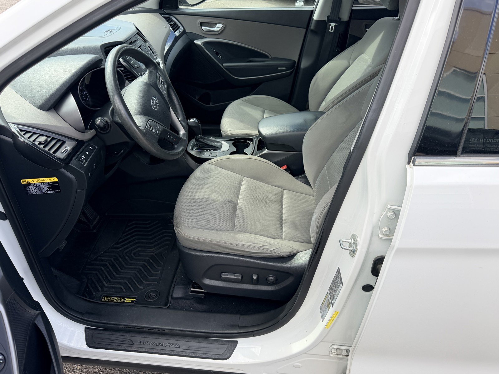 Used 2015 White Hyundai GLS image 16