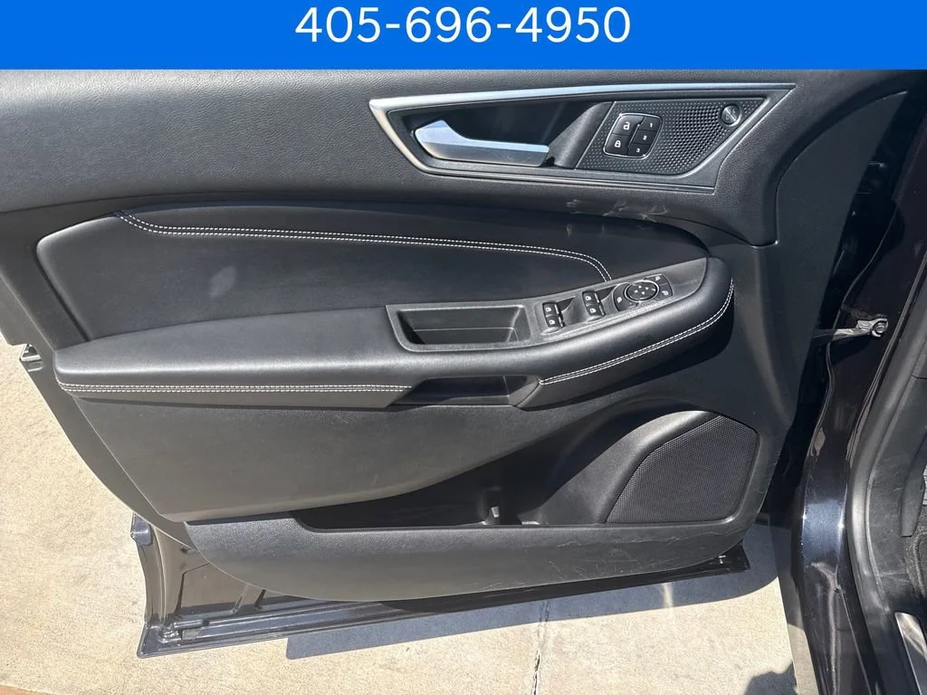 Pre-Owned 2024 Ford Edge Titanium