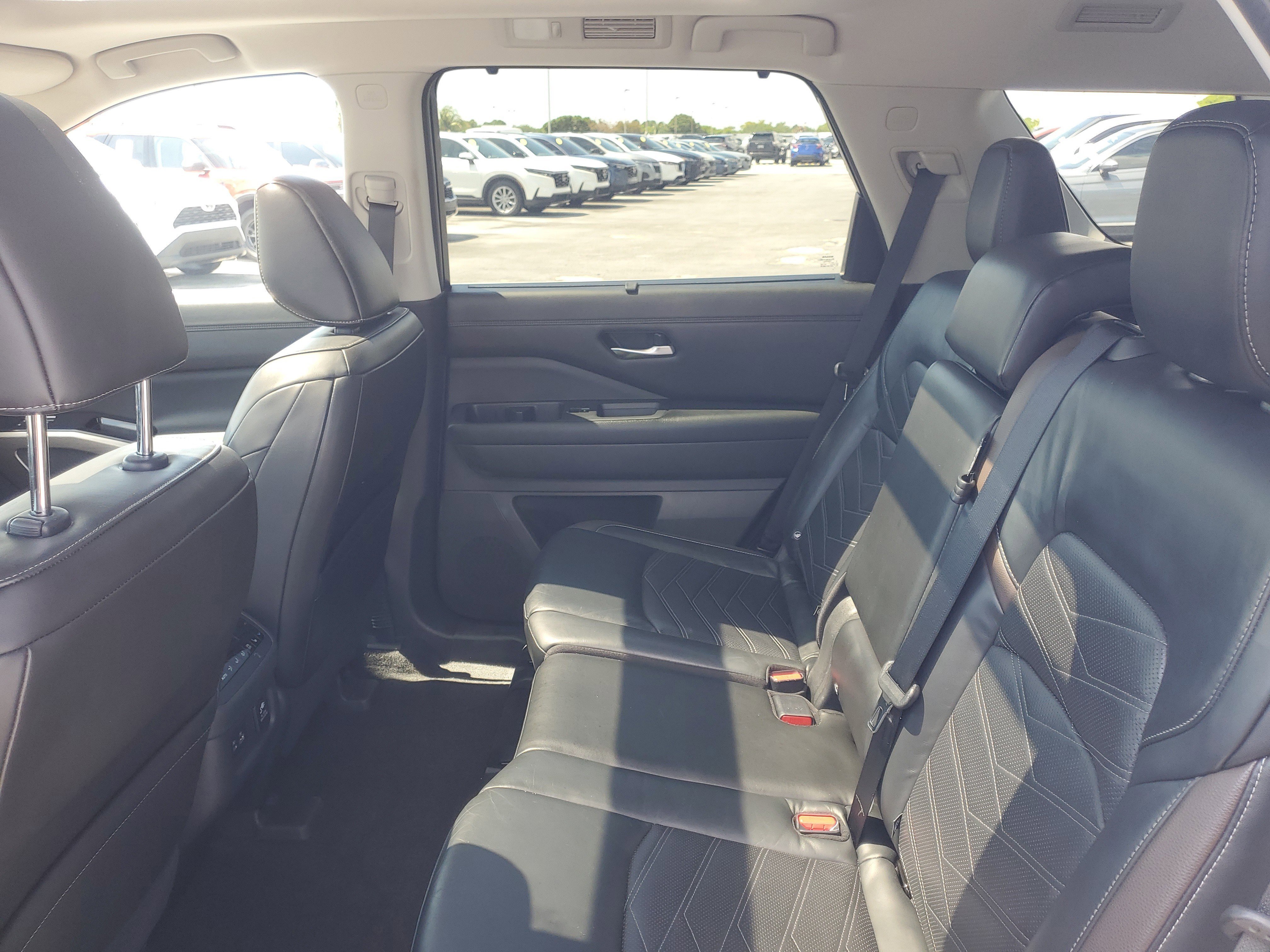 Used 2022 Brilliant Silver Metallic Nissan Platinum image 11