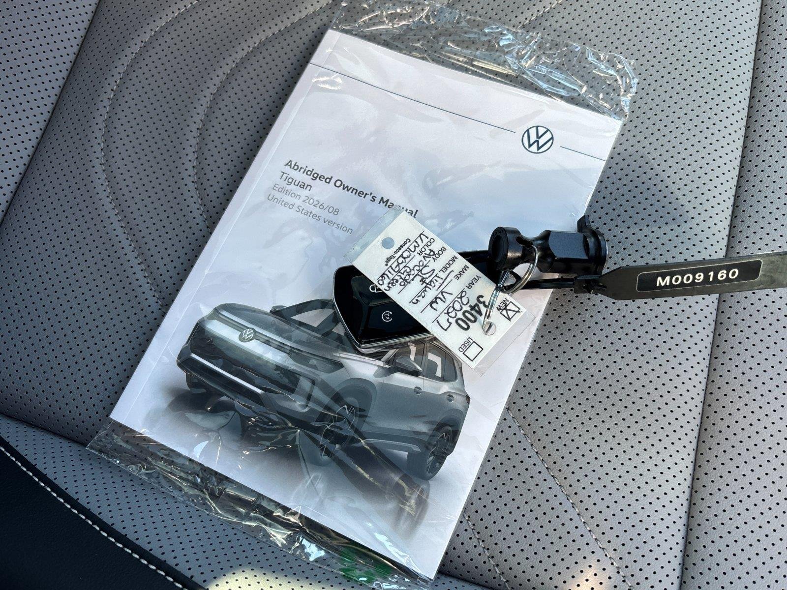 New 2027  Volkswagen SE R-Line Black image 41