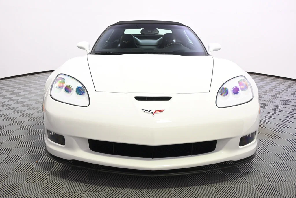 Used 2011 ARCTIC WHITE Chevrolet Z16 Grand Sport w/3LT image 10