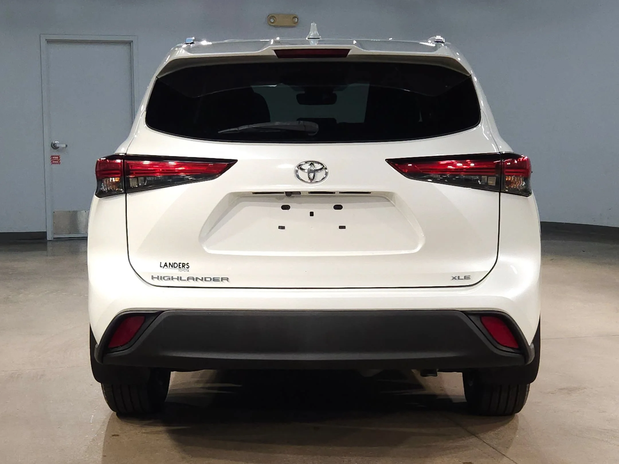 Used 2021 Blizzard Pearl Toyota XLE image 6