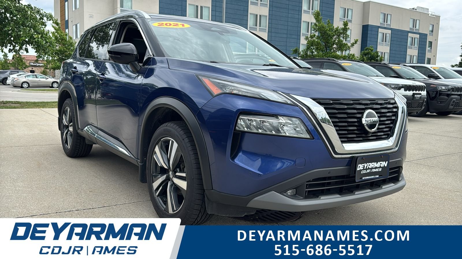 Used 2021 Blue Nissan SL image 1