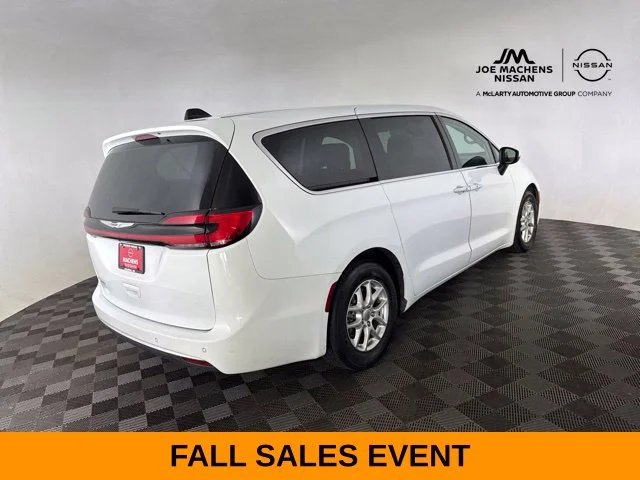 Used 2023 White Chrysler Touring L image 7