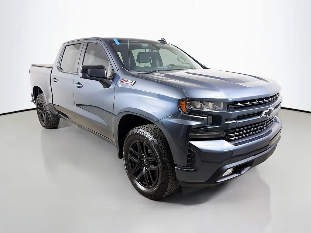 Used 2021 Shadow Gray Metallic Chevrolet RST image 4