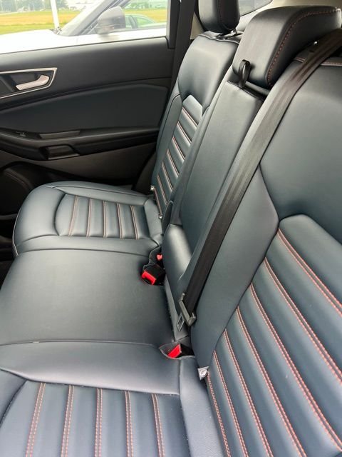 Used 2022 Black Metallic Ford SEL image 12