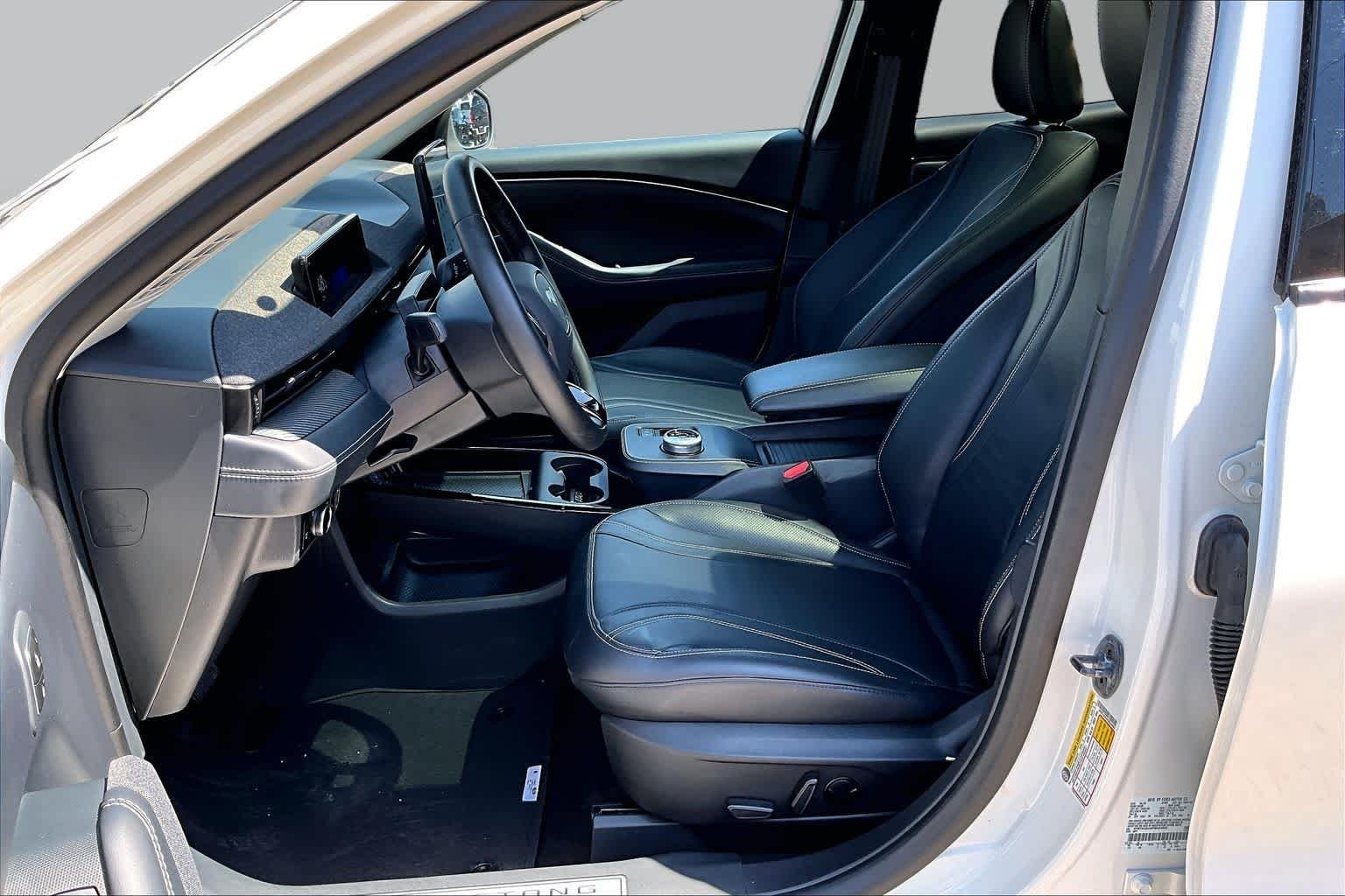 Used 2023 Star White Metallic Tri-Coat Ford Premium image 7