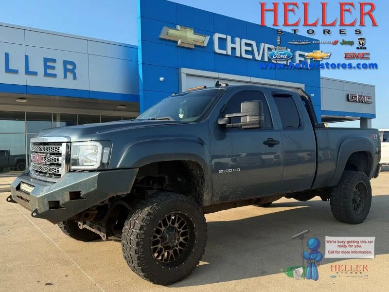 Used 2013 Stealth Gray Metallic GMC SLE image 1
