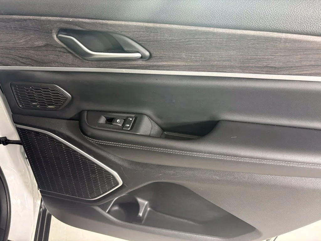Used 2022 White Jeep Limited image 15