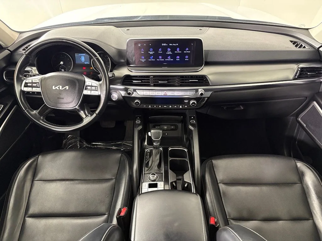 Used 2022 White Kia S image 36