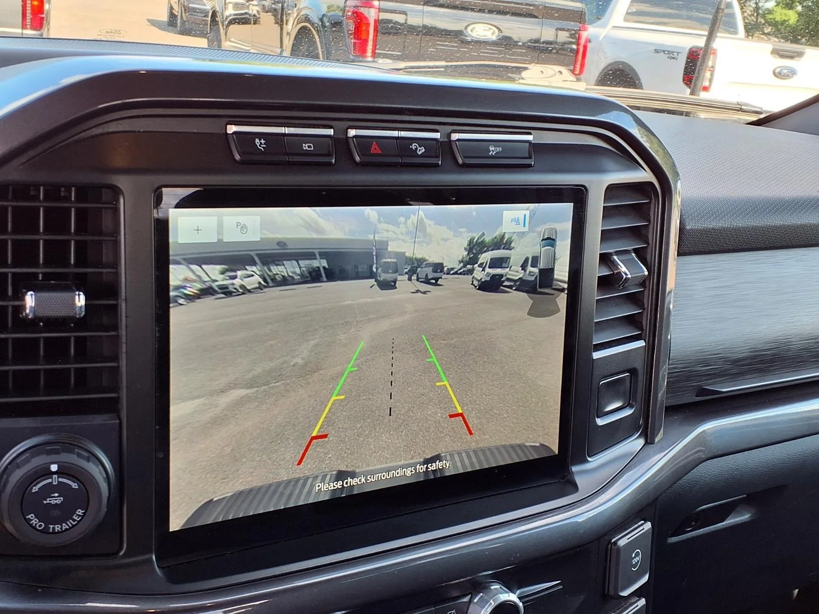Used 2023 Avalanche Ford XLT image 4