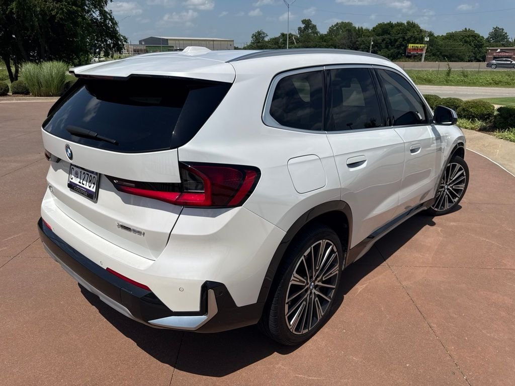 Used 2024 White BMW xDrive28i image 4