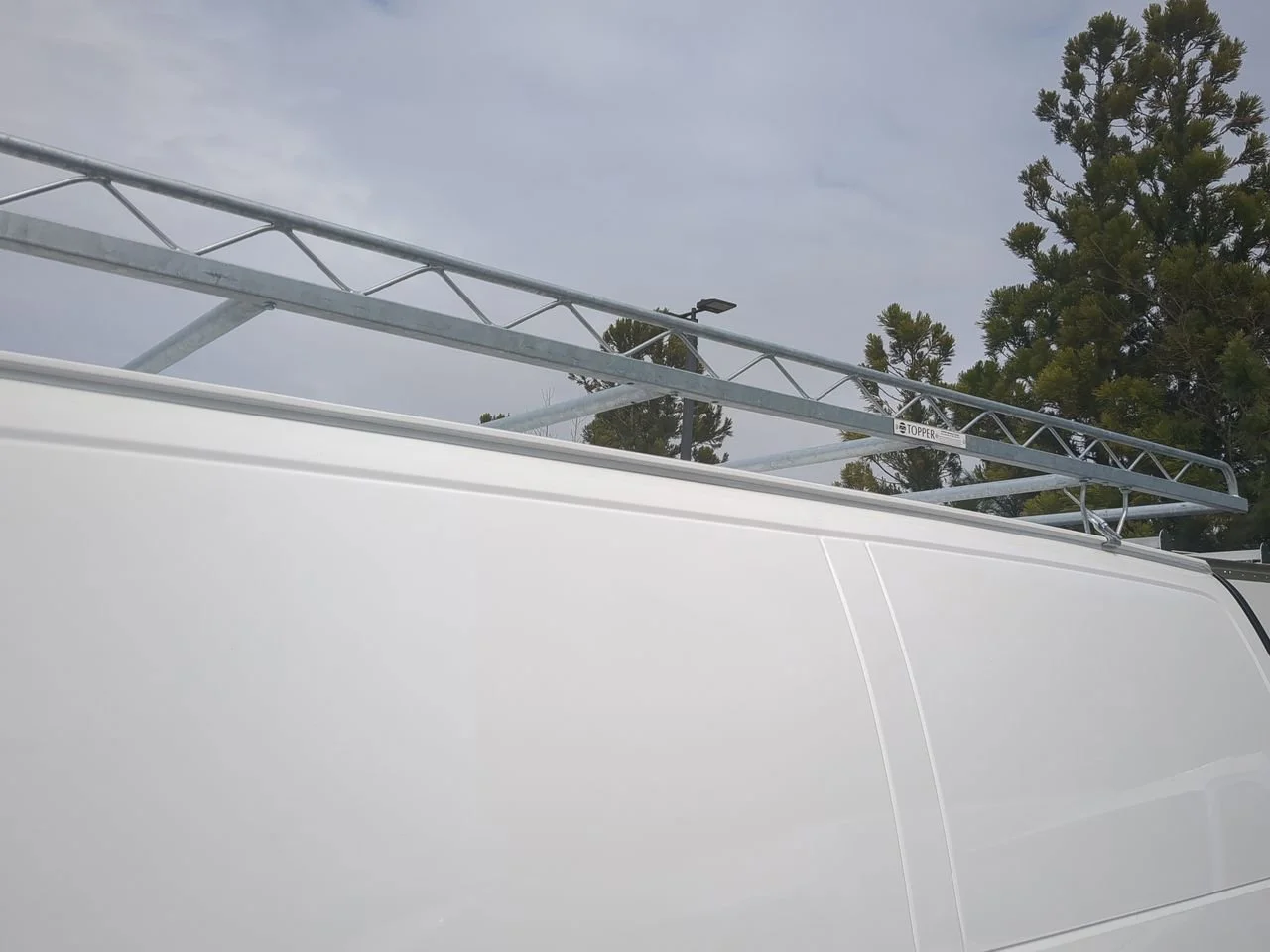 New 2025 Summit White GMC Work Van image 21
