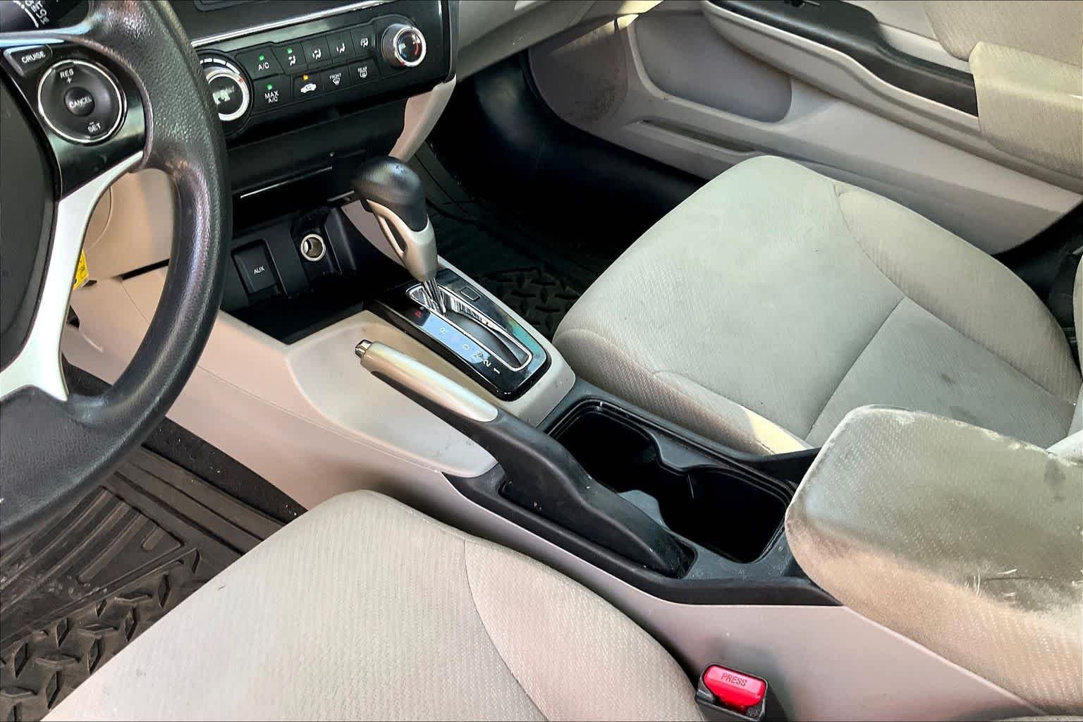 Used 2013 Alabaster Silver Metallic Honda LX image 13