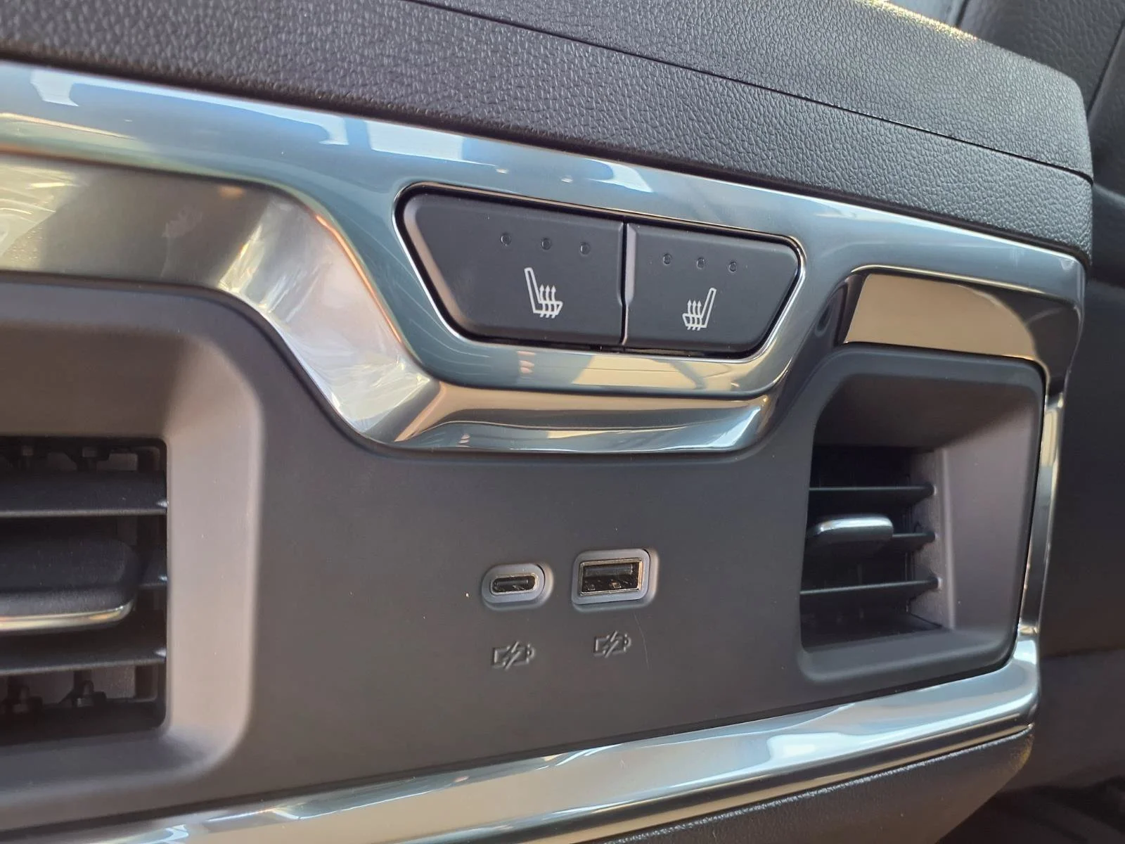 2026 GMC Sierra 1500 Denali - Photo 18