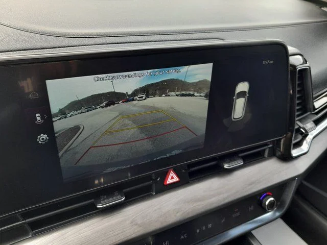 Used 2023 White Kia X-Line image 21
